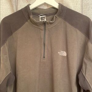 The North Face Men's Gray Quarter-Zip Sweater